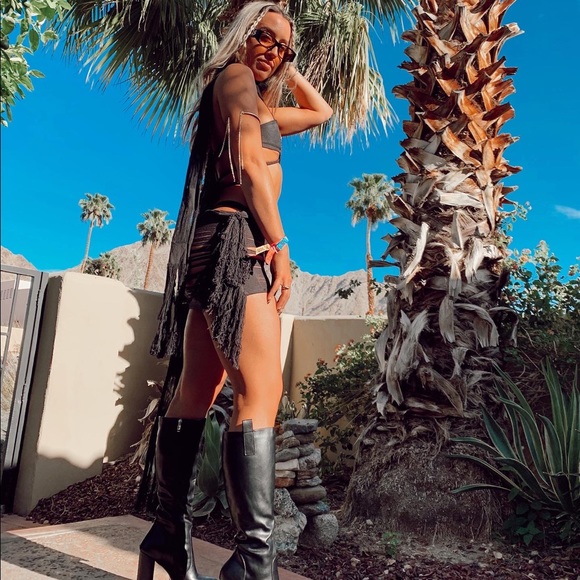 Thrifts Threads - Picture 2 of 3